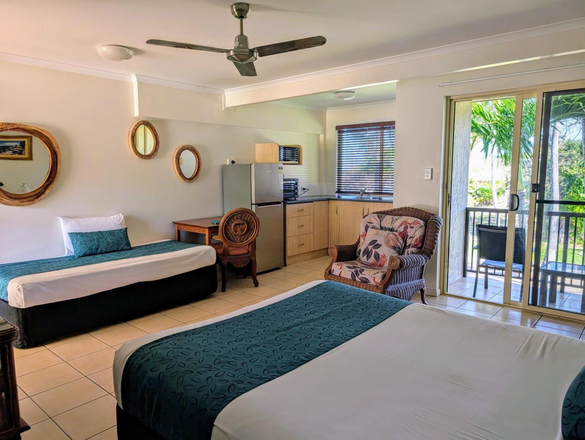 Rose Bay Resort Bowen Bagian luar foto