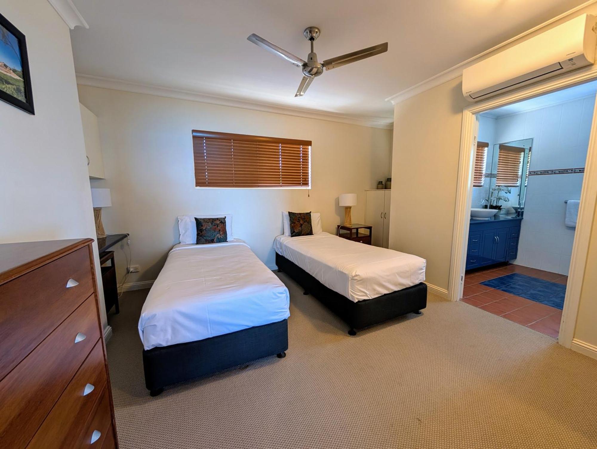 Rose Bay Resort Bowen Bagian luar foto