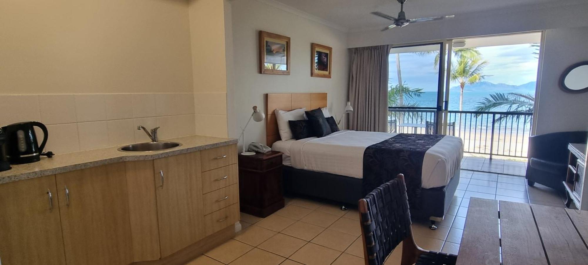 Rose Bay Resort Bowen Bagian luar foto