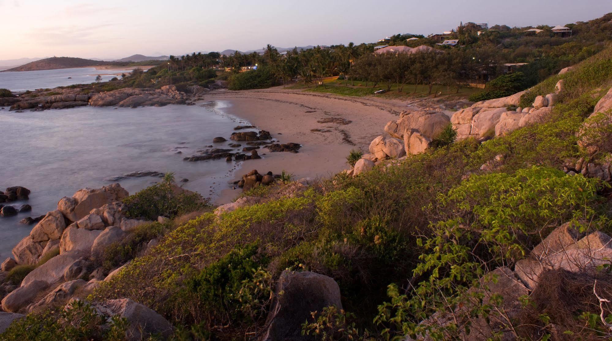 Rose Bay Resort Bowen Bagian luar foto