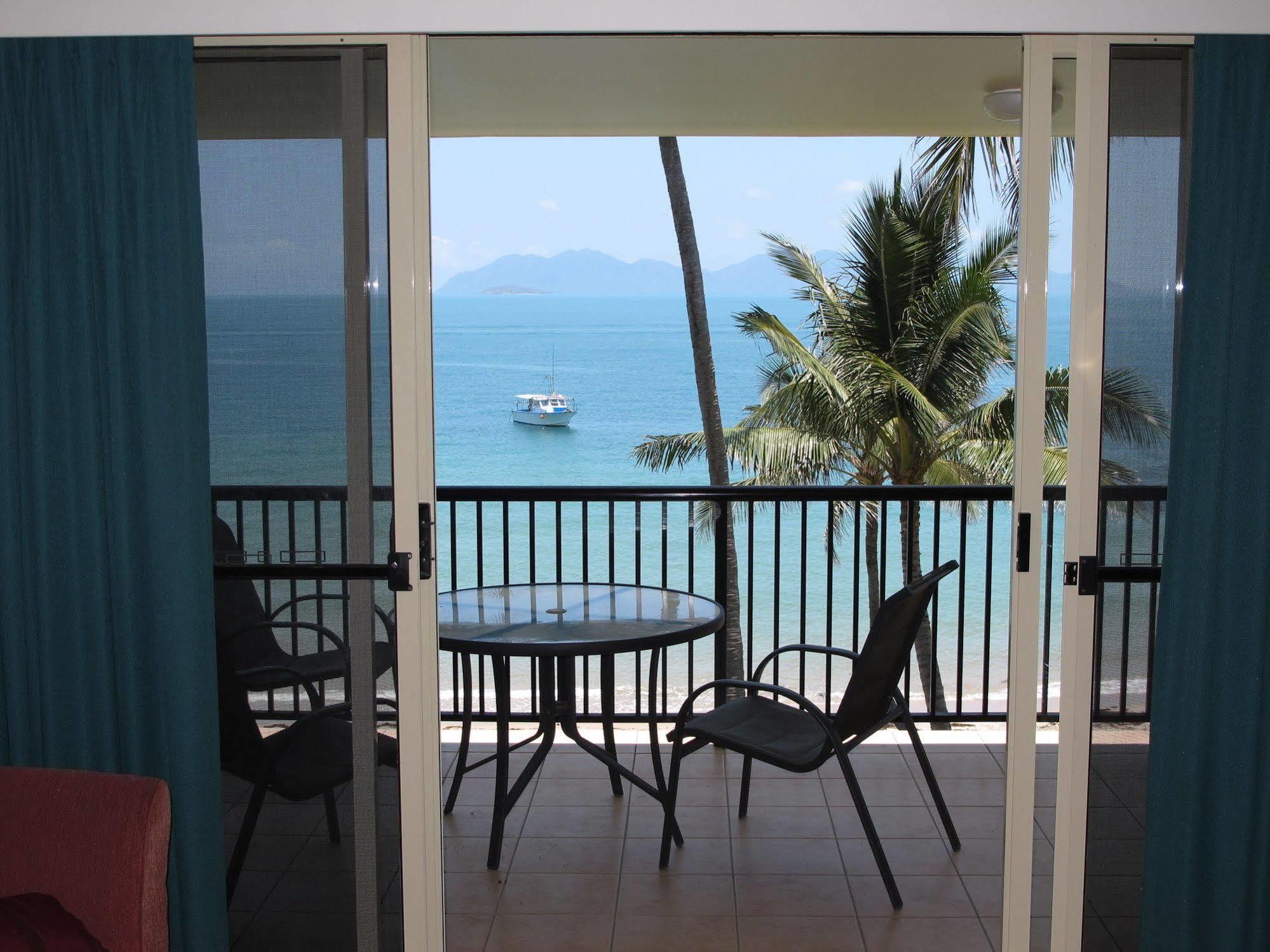 Rose Bay Resort Bowen Bagian luar foto