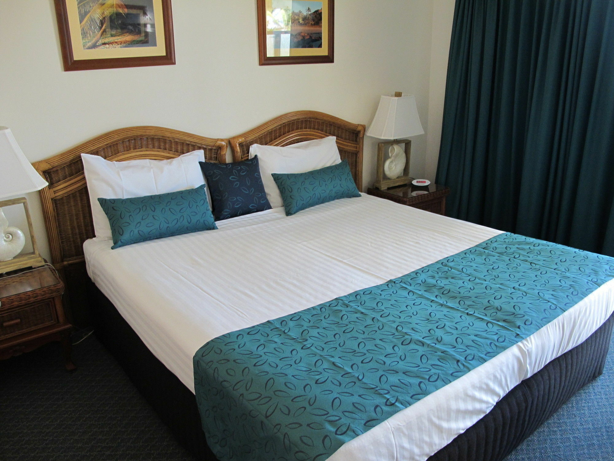 Rose Bay Resort Bowen Bagian luar foto